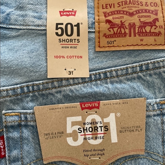 NWT Levi’s 501 Button fly light wash high rise jean shorts size 31 - Picture 3 of 5